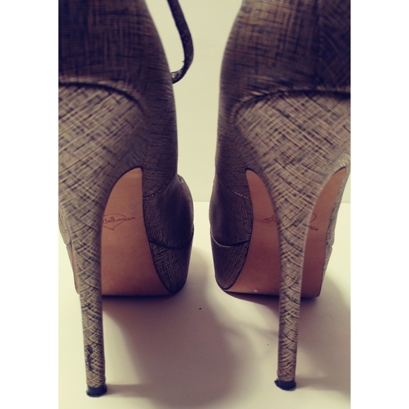 Sam Edelman Gold T Strap Platform Heel - Picture 5 of 8